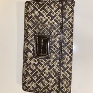 Tommy Hilfiger wallet